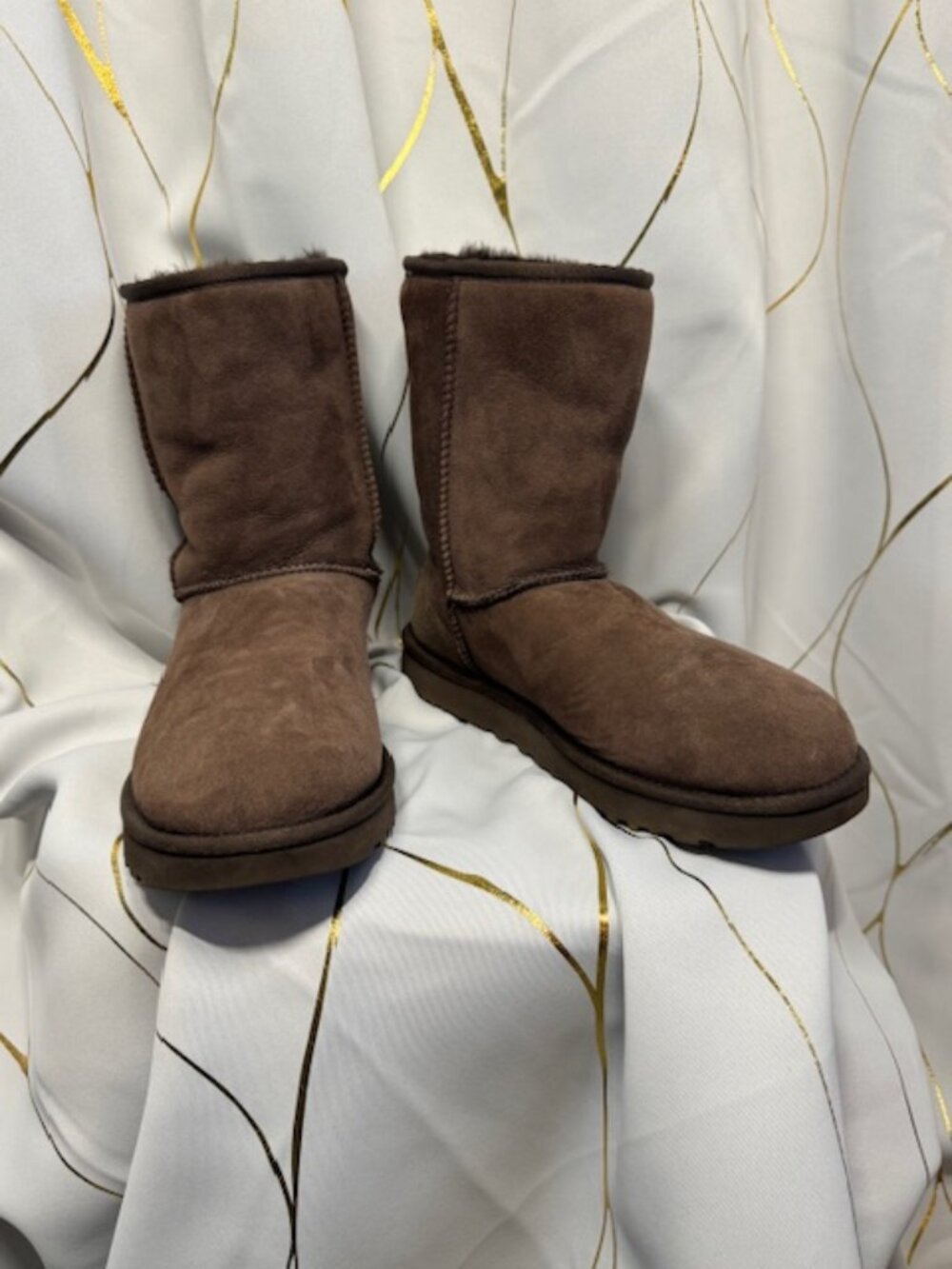 UGG Classic Short II Boots – Burnt Cedar Size 11